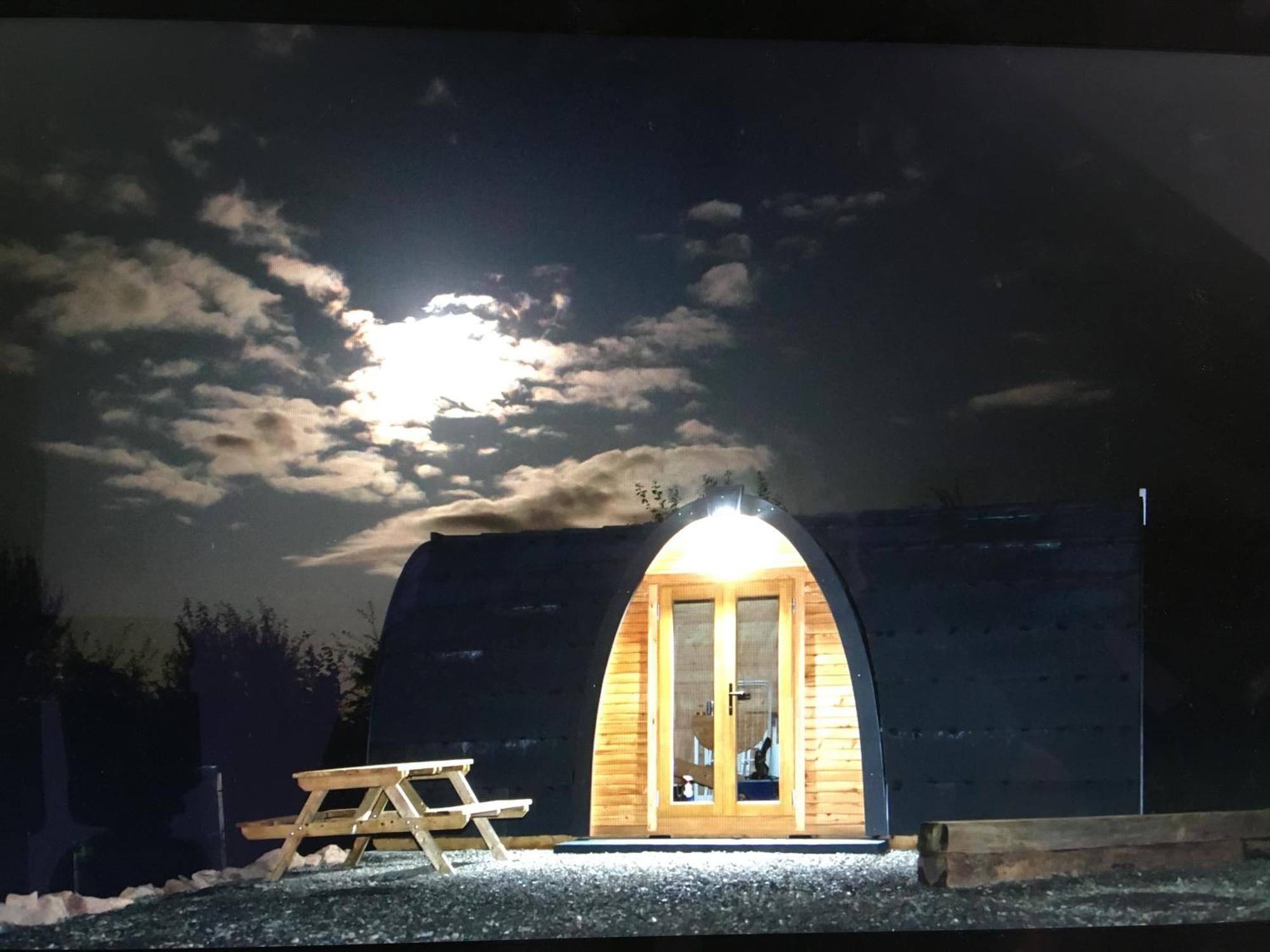 ホテル Clova Pod, Kilry Eco Pods ブレアゴーリー エクステリア 写真